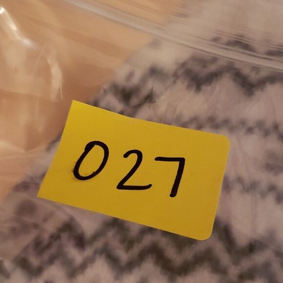 New York Laundry Sport Athletic V-Neck Tee Size Small - Picture 7 of 7